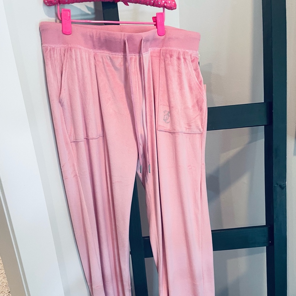 NWT JUICY CORTURE Pink lounge pants with pockets. Size L.